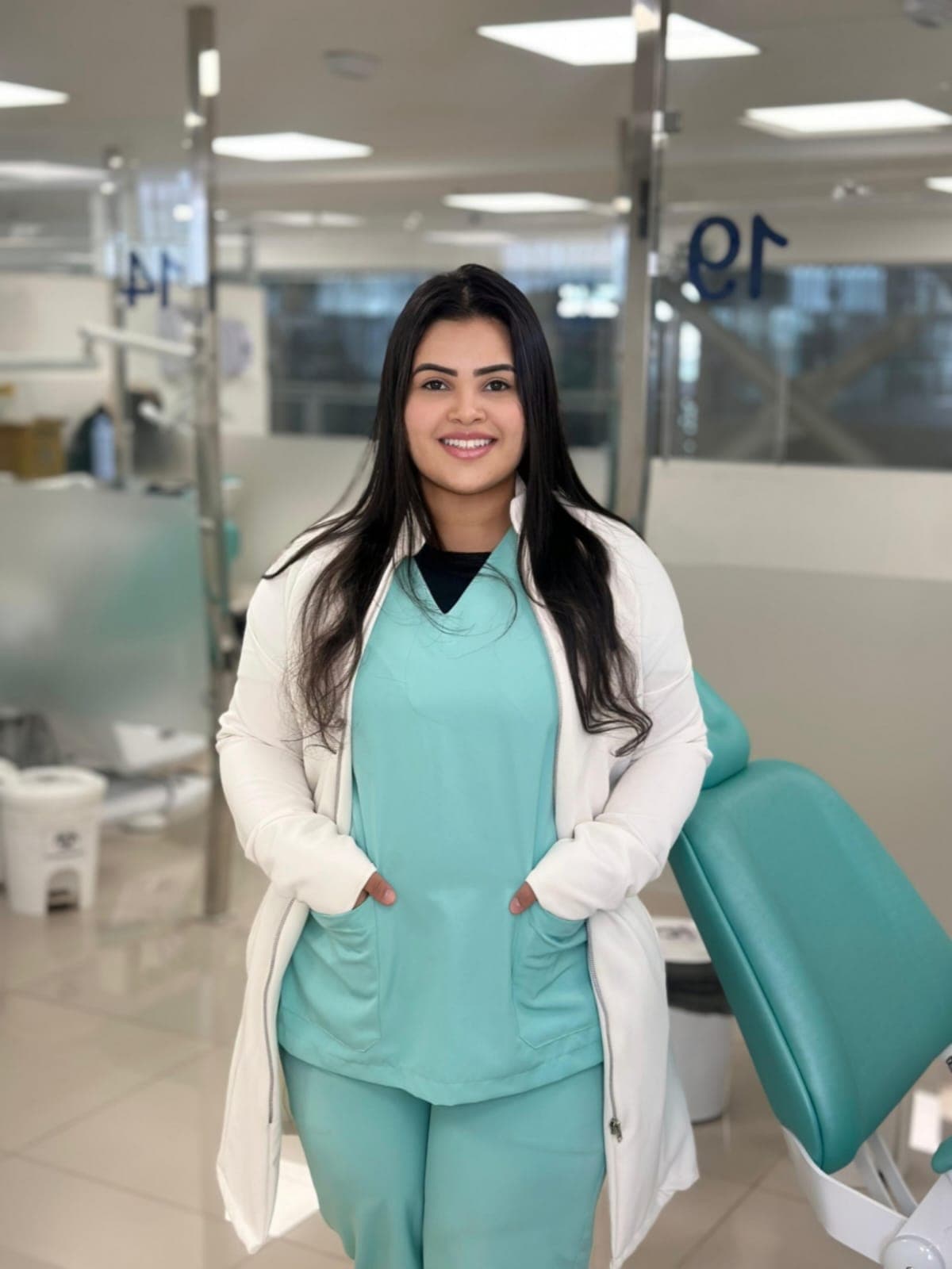 Dra. Ana Beatriz Lemos Souza durante sua jornada na Odontologia